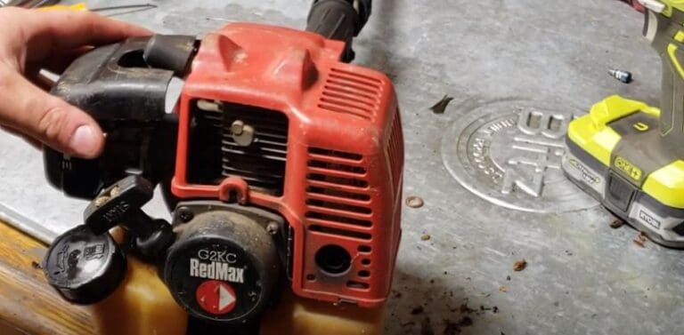 How to Adjust a Redmax Carburetor